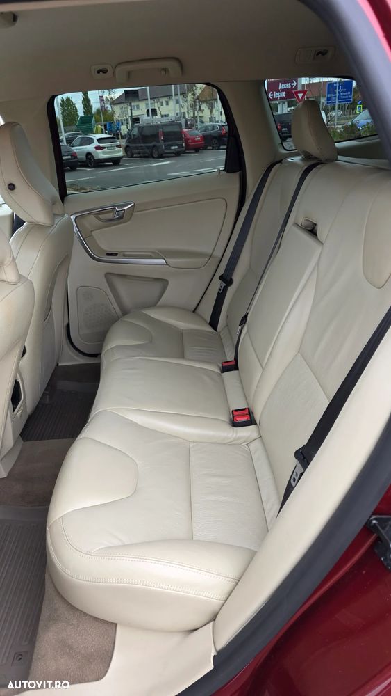 Volvo XC 60 D5 AWD Aut. Summum - 25