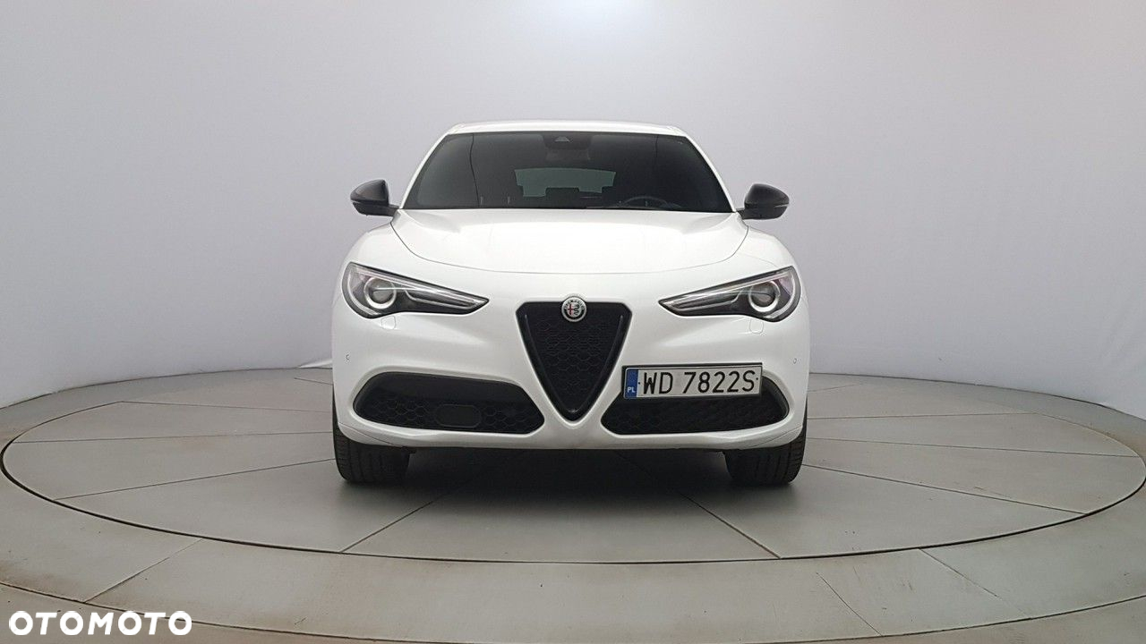 Alfa Romeo Stelvio - 2