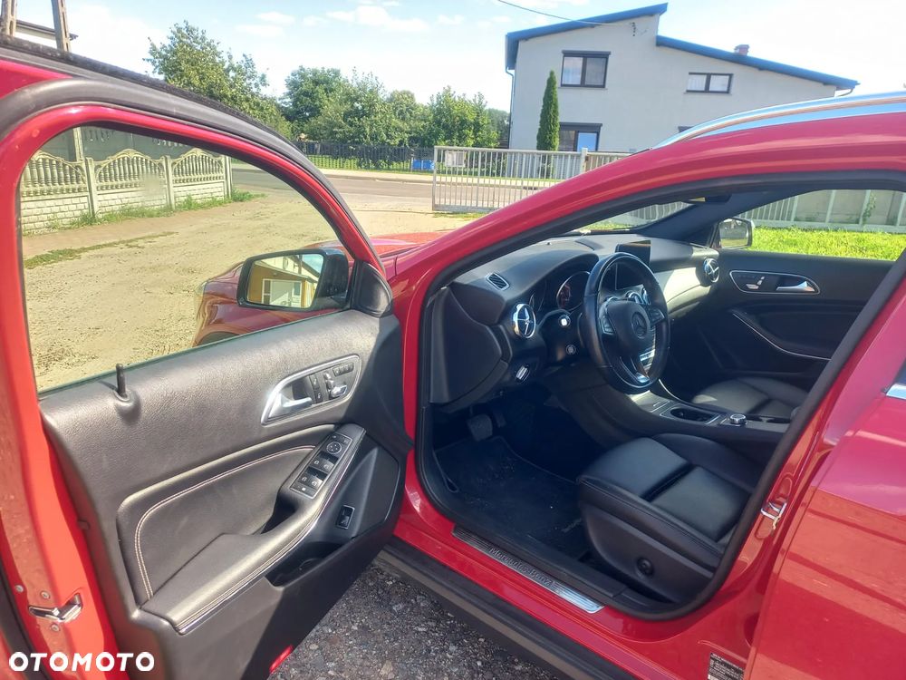Mercedes-Benz GLA 250 4Matic 7G-DCT Style - 6
