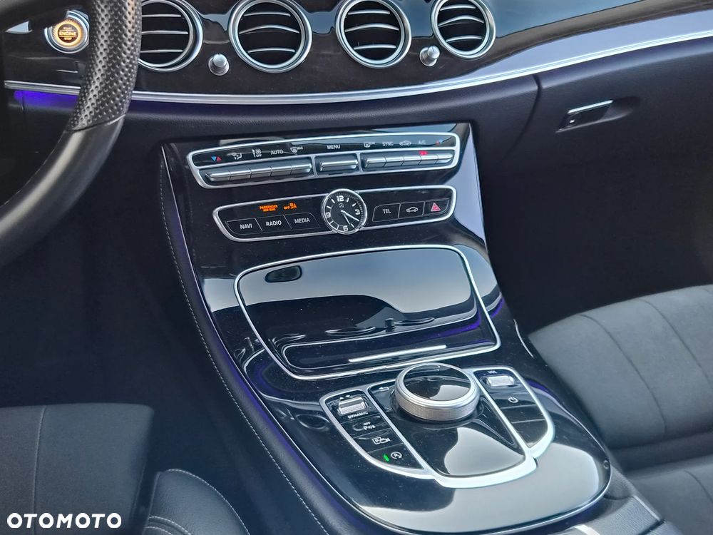 Mercedes-Benz Klasa E 220 d 9G-TRONIC - 20