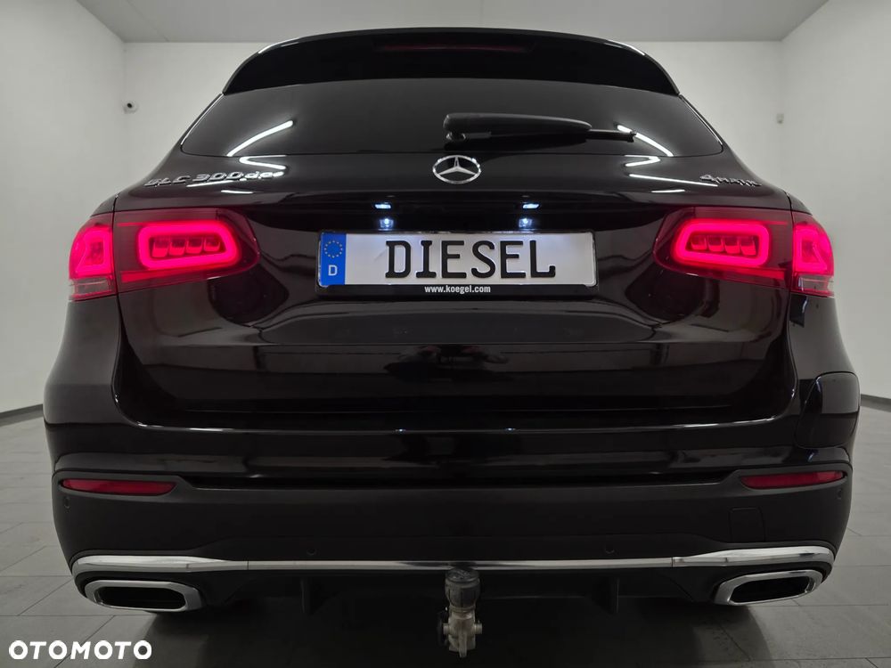 Mercedes-Benz GLC 300 de 4Matic 9G-TRONIC AMG Line Plus - 38