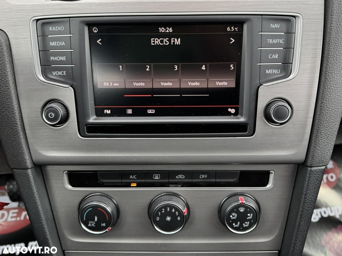 Volkswagen Golf - 10