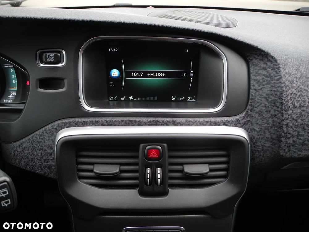 Volvo V40 D4 Geartronic Momentum - 9