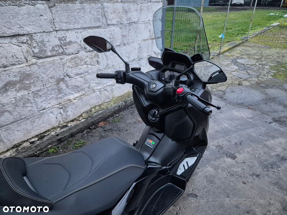 Yamaha X-max - 10