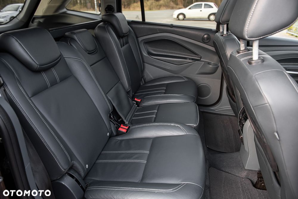 Ford Grand C-MAX - 32