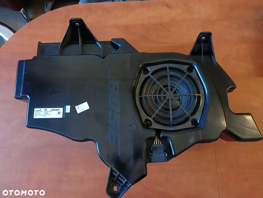 Subwoofer 8P3035382A Audi A3 S3 8P - 1