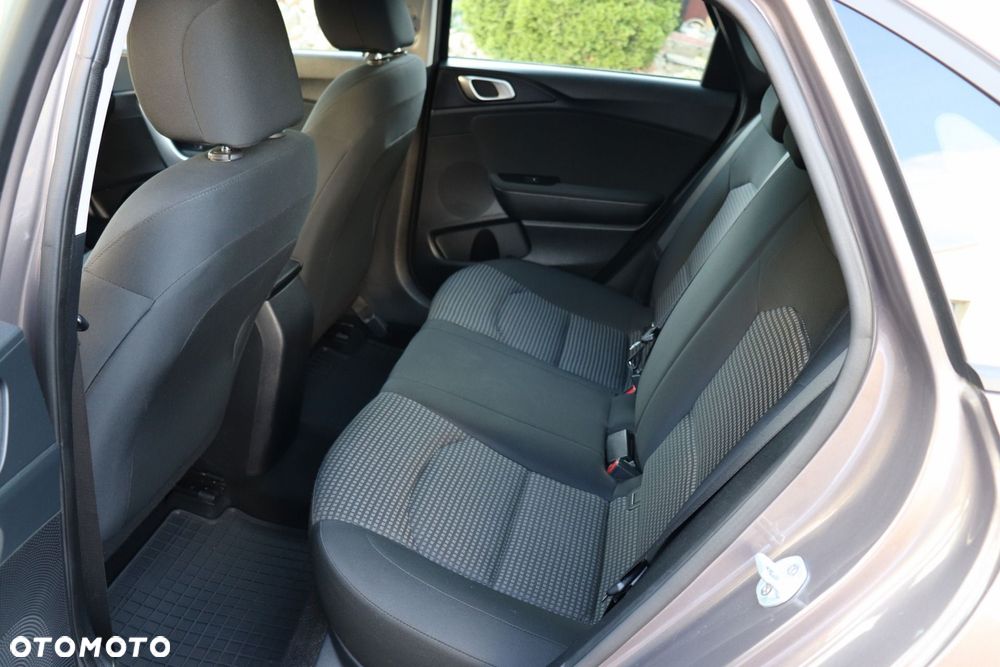 Kia Ceed - 22