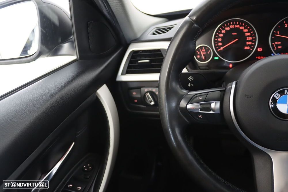 BMW 320 d Advantage Auto - 11
