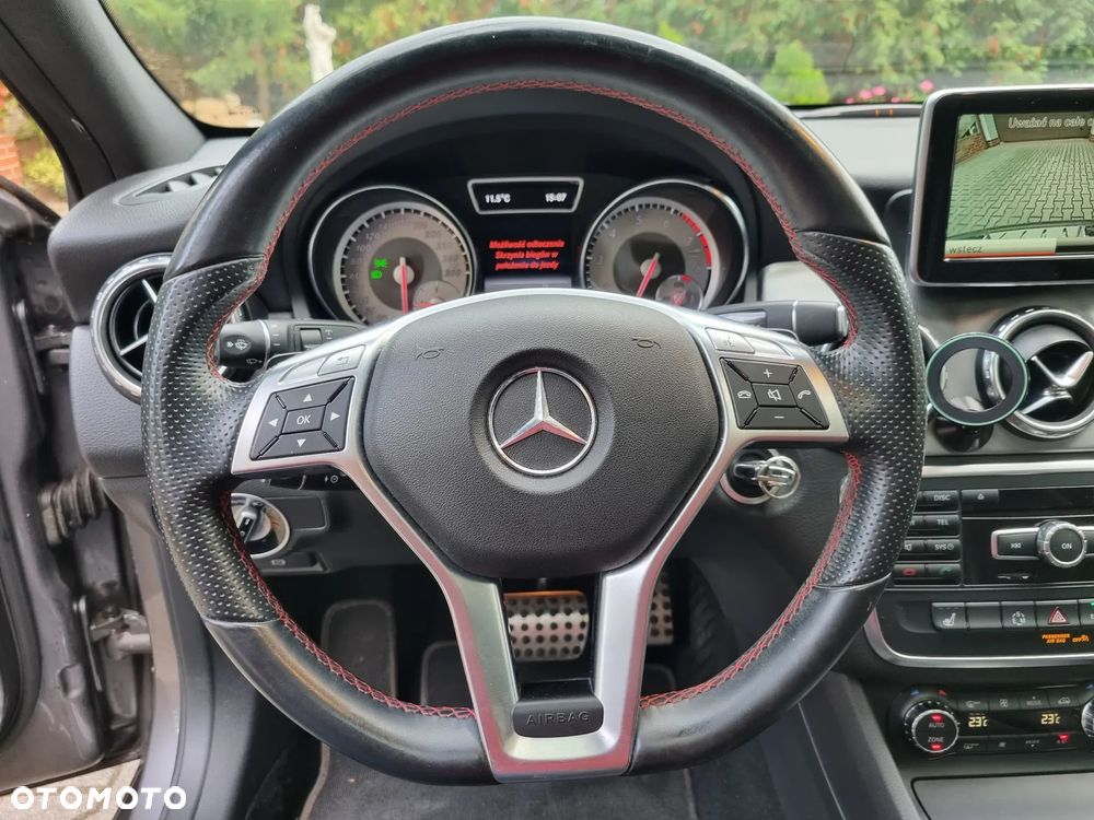 Mercedes-Benz GLA - 27