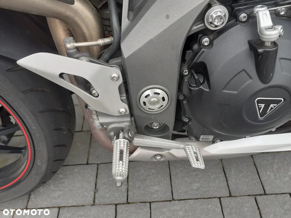 Triumph Speed Triple - 18