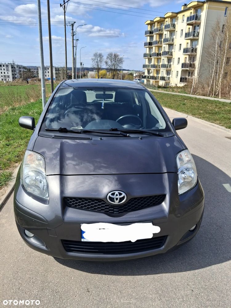 Toyota Yaris - 1