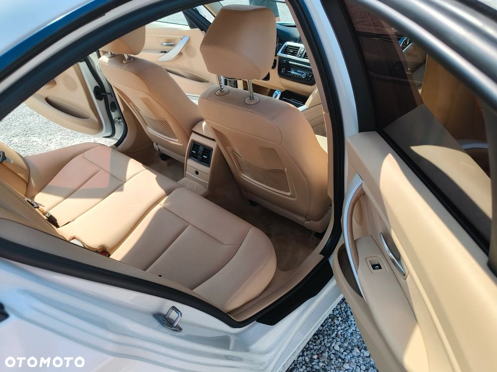 BMW Seria 3 328i xDrive - 18