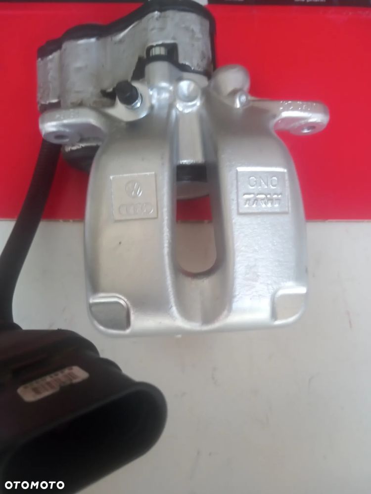ZACISK HAMULCOWY VW PASSAT B5 B6 B7 B8 CC TIGUAN SHARAN ARTEON SEAT ALHAMBRA GOLF VII AUDI A6C6 C5 C7 A4 B8 A8 D3 D4,TT,Q3,Q5,A5,MAZDA CX5 CX7 CX9 MAZDA 3 ,6, VOLVO S60 V60 XC60 XC70 V70 S80 HYUNDAI i40,i30,KONA TUCSON KIA SPORTAGE CEED, PROCEED OPTIMA LANCIA THESIS FORD MONDEO MK4,MK5,V, GALAXY S-MAX KUGA 2 ,3 ESPACE ,EDGE, RENAULT SCENIC III MEGANE III TALISMAN SKODA Octavia III Superb III QUAD CF MOTO LIGIER X Too NOVA MICROCAR MC1 MC2 Cargo,IVECO Daily Seat Leon III BMW 5 - 8