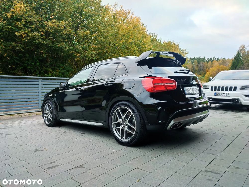 Mercedes-Benz GLA 45 AMG 4Matic 7G-DCT - 5