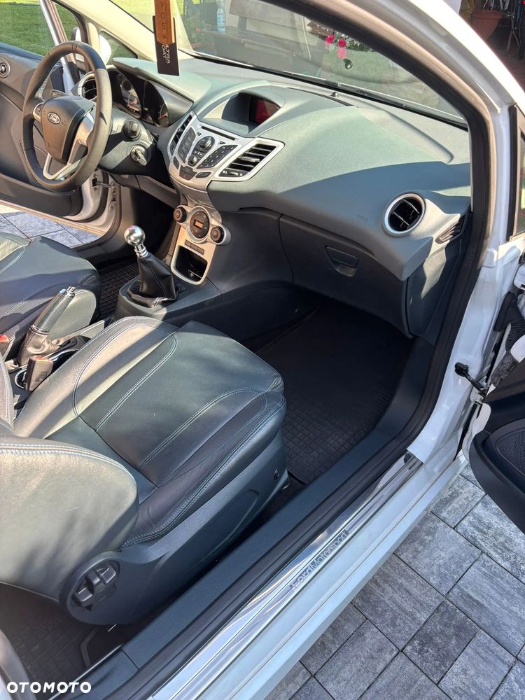 Ford Fiesta 1.6 Sport - 12