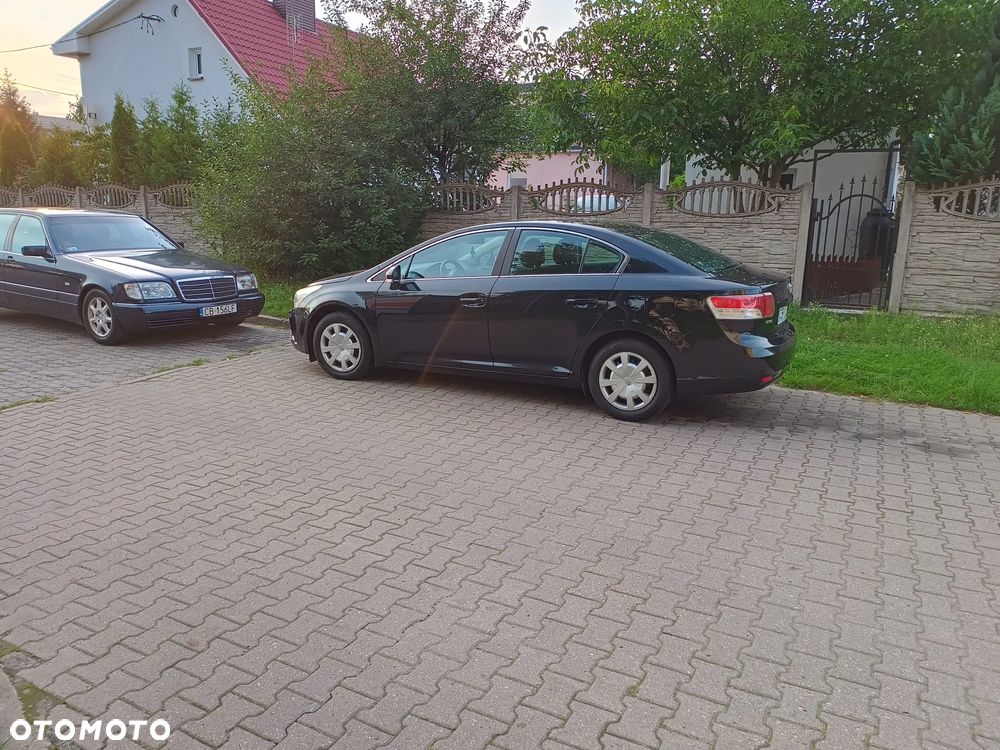 Toyota Avensis 1.6 Luna - 10