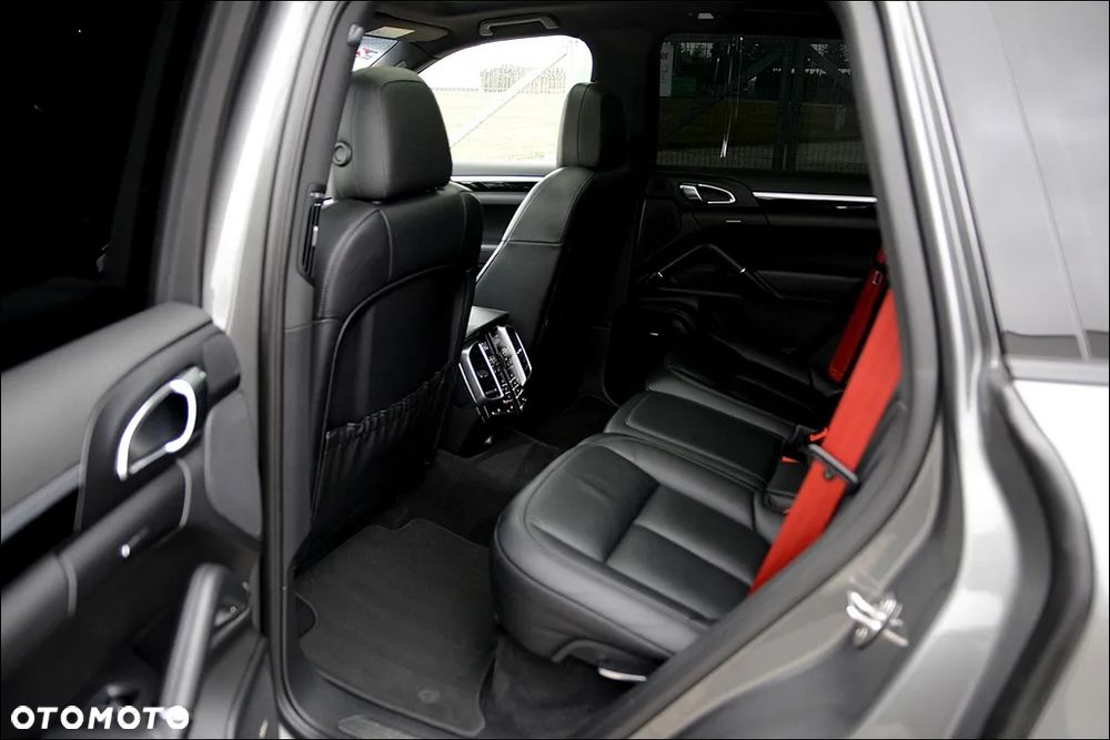 Porsche Cayenne S Platinum Edition - 21