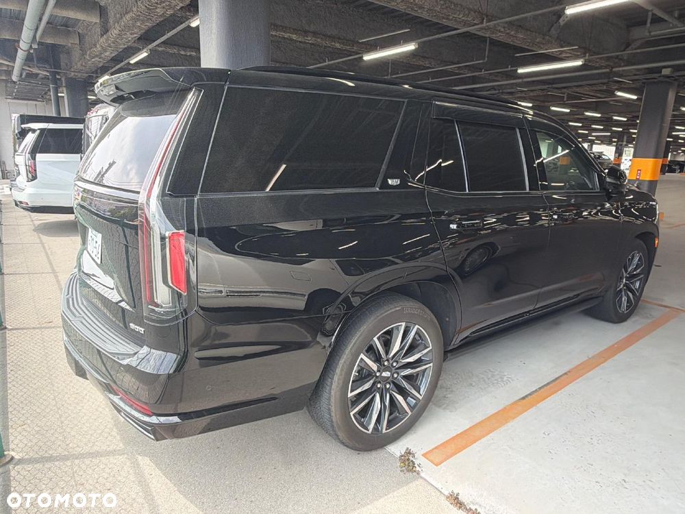 Cadillac Escalade - 4