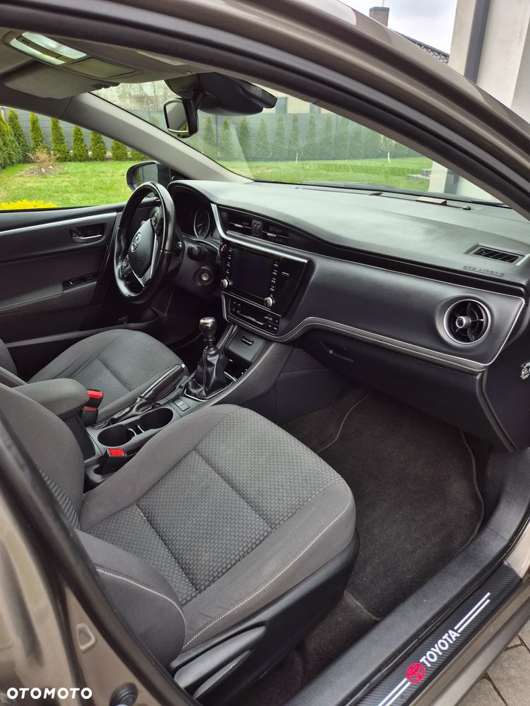 Toyota Corolla 1.6 Executive - 12