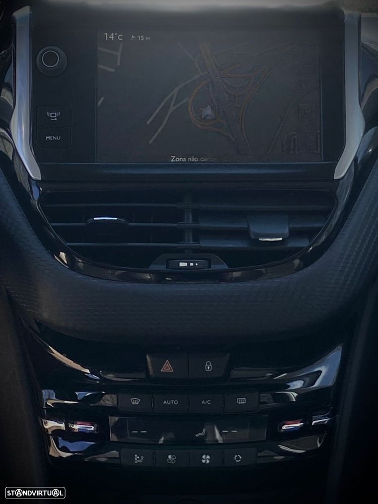 Peugeot 2008 1.2 PureTech Allure - 14