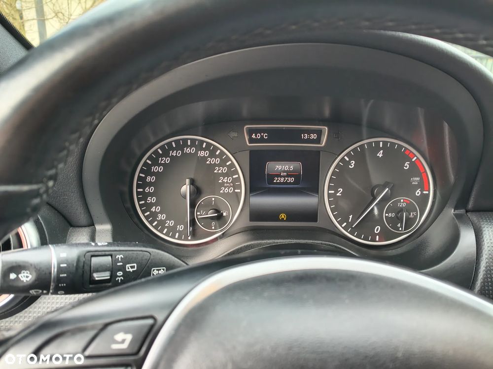 Mercedes-Benz Klasa A 180 CDI (BlueEFFICIENCY) Urban - 13