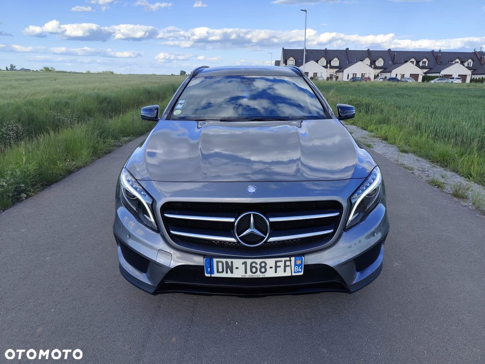 Mercedes-Benz GLA - 2