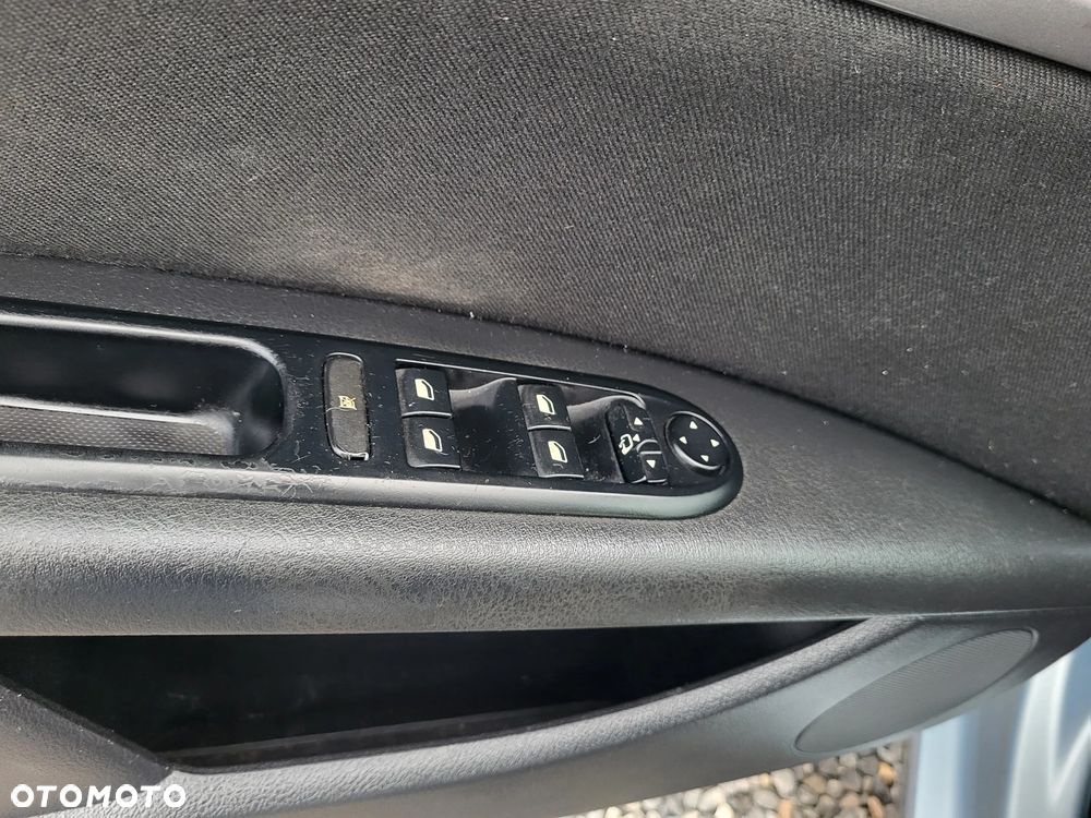 Peugeot 407 2.2 SV Executive - 16