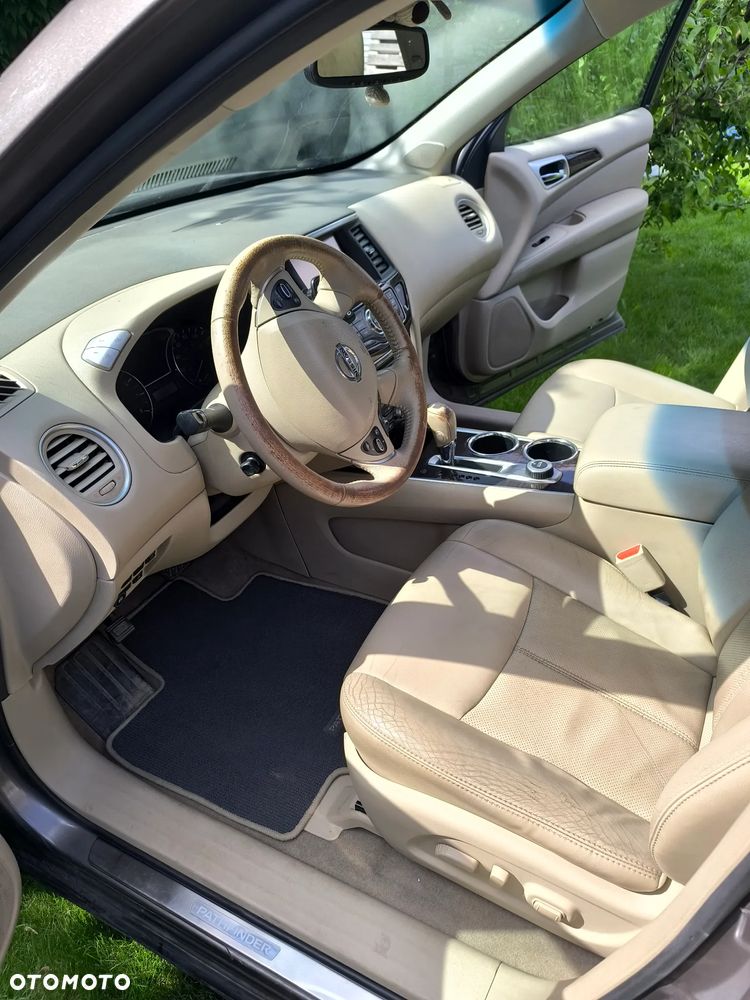 Nissan Pathfinder - 15