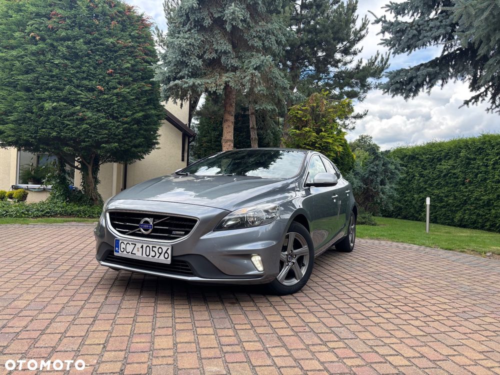 Volvo V40 D4 Drive-E R-Design Momentum - 1