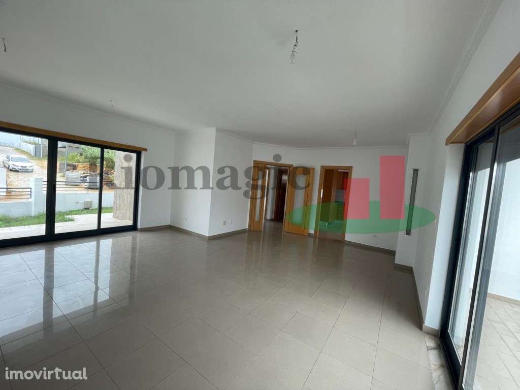 Moradia T5 - Almada - Grande imagem: 2/36