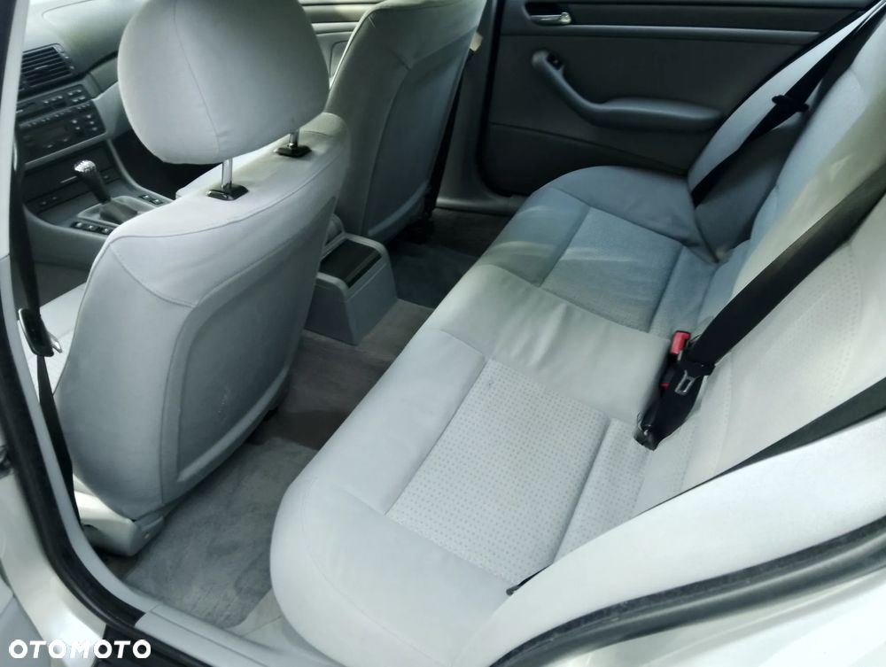 BMW Seria 3 320d Edition Exclusive - 15