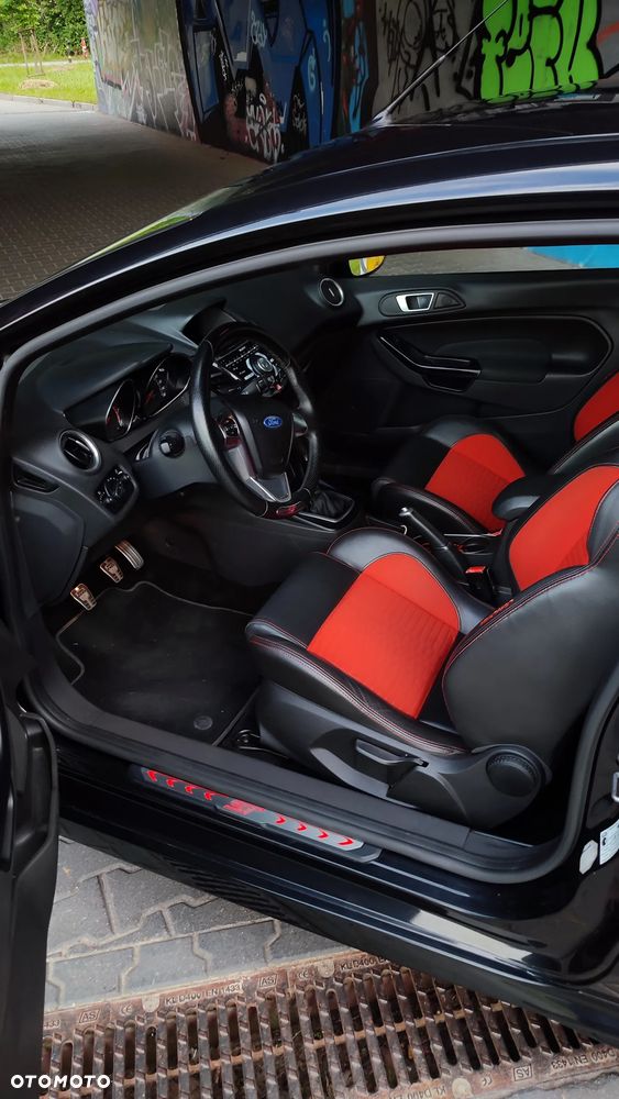 Ford Fiesta 1.6 EcoBoost ST - 29