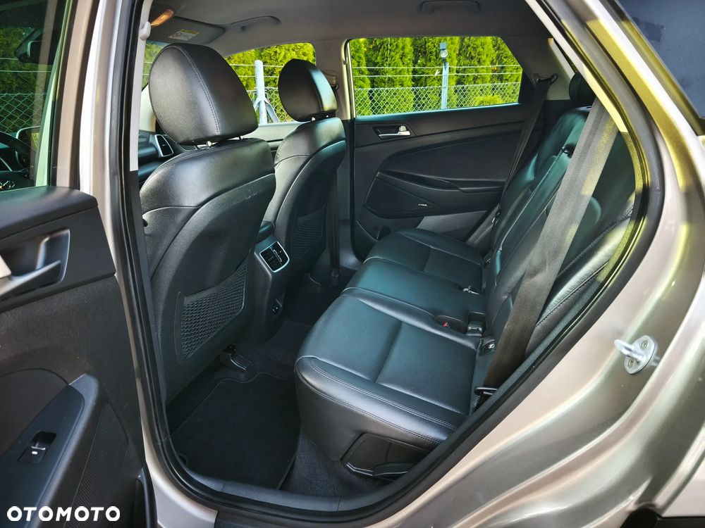 Hyundai Tucson blue 1.6 CRDi 2WD DCT Premium - 17