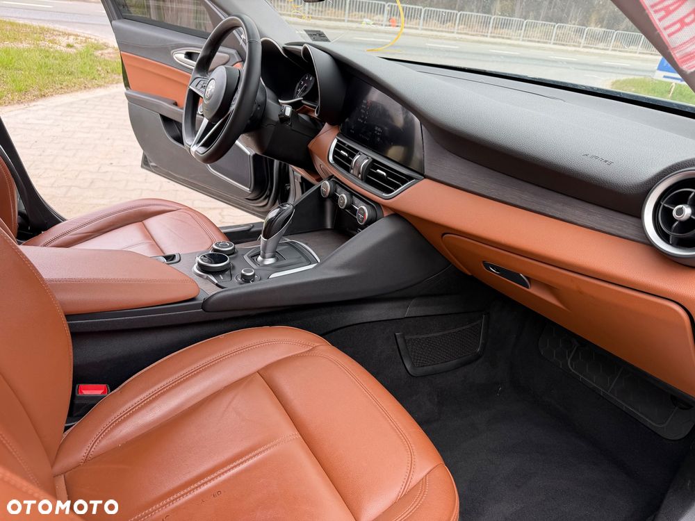 Alfa Romeo Giulia - 14