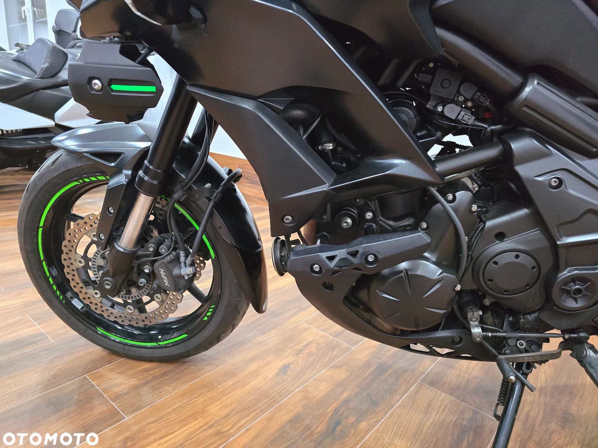 Kawasaki Versys 650 - 12