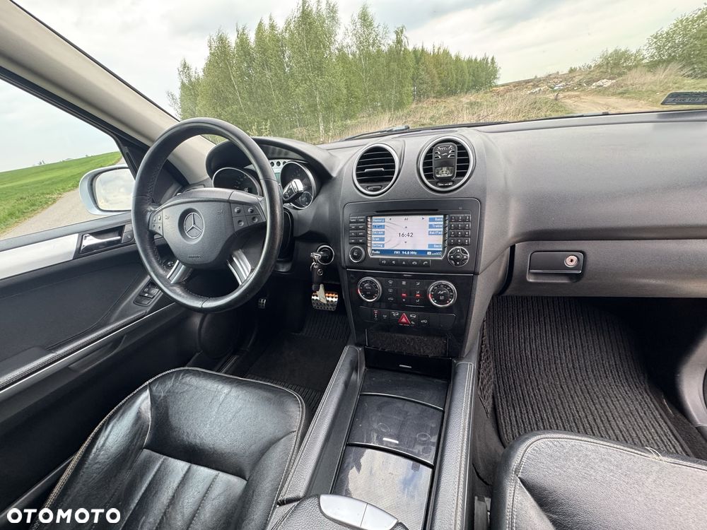 Mercedes-Benz ML - 25