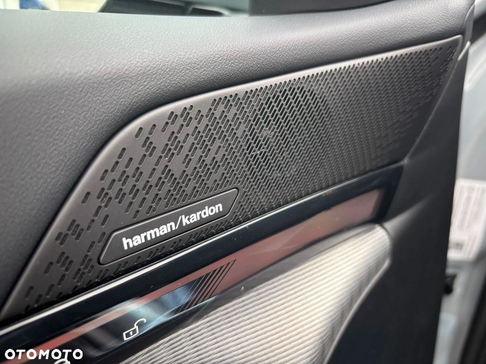 BMW Seria 5 520d xDrive mHEV M Sport - 8