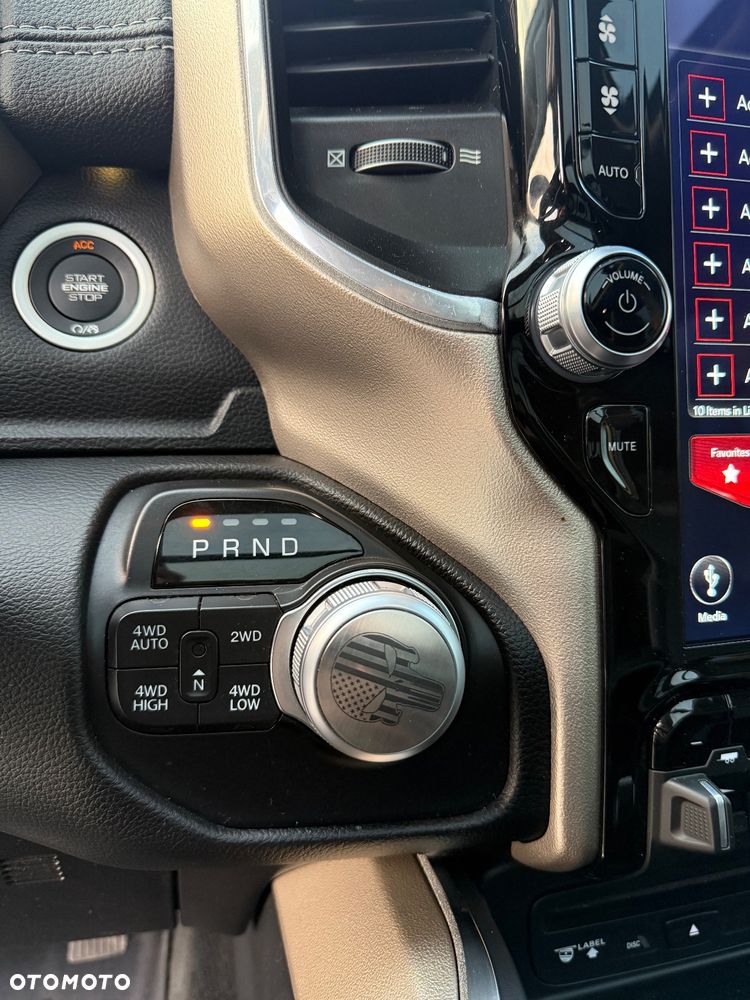 RAM 1500 Crew Cab Longbed Laramie - 25