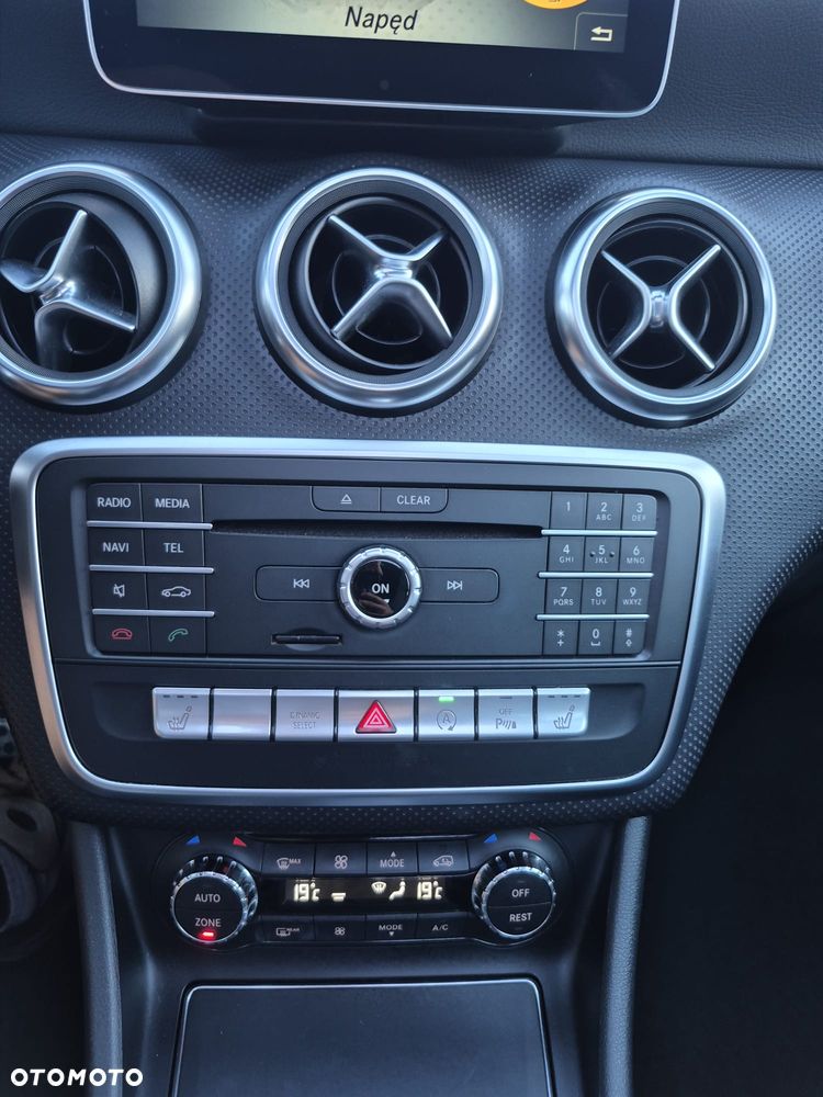 Mercedes-Benz Klasa A 160 AMG Line - 15