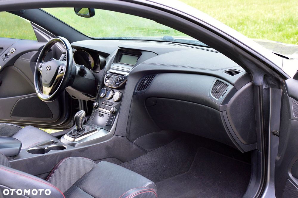 Hyundai Genesis Coupe - 7