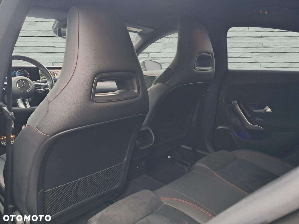 Mercedes-Benz CLA 200 AMG Line 7G-DCT - 11