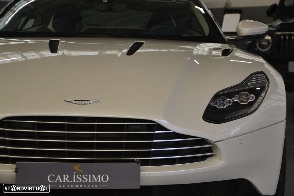 Aston Martin DB11 Coupé V12 Auto - 12