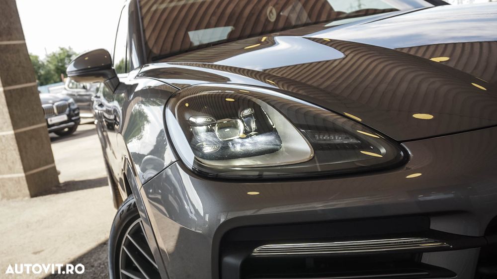 Porsche Cayenne Coupe Tiptronic S Platinum Edition - 37