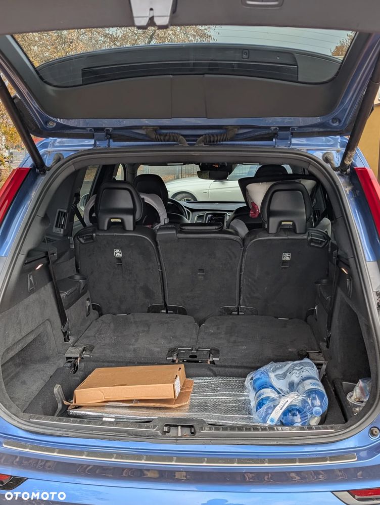 Volvo XC 90 - 9