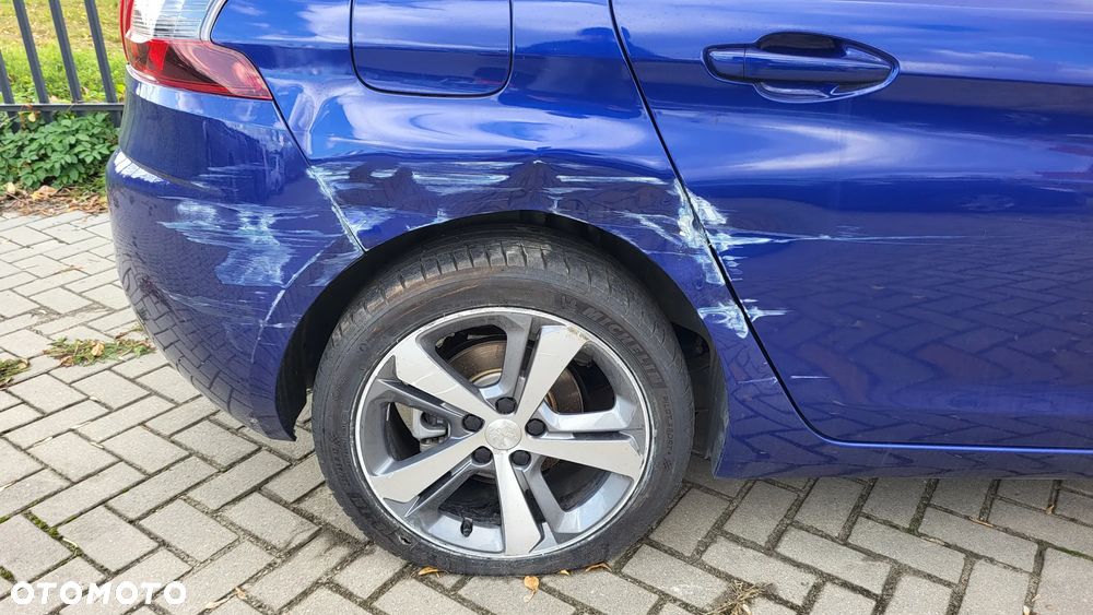 Peugeot 308 1.2 PureTech Allure S&S - 9