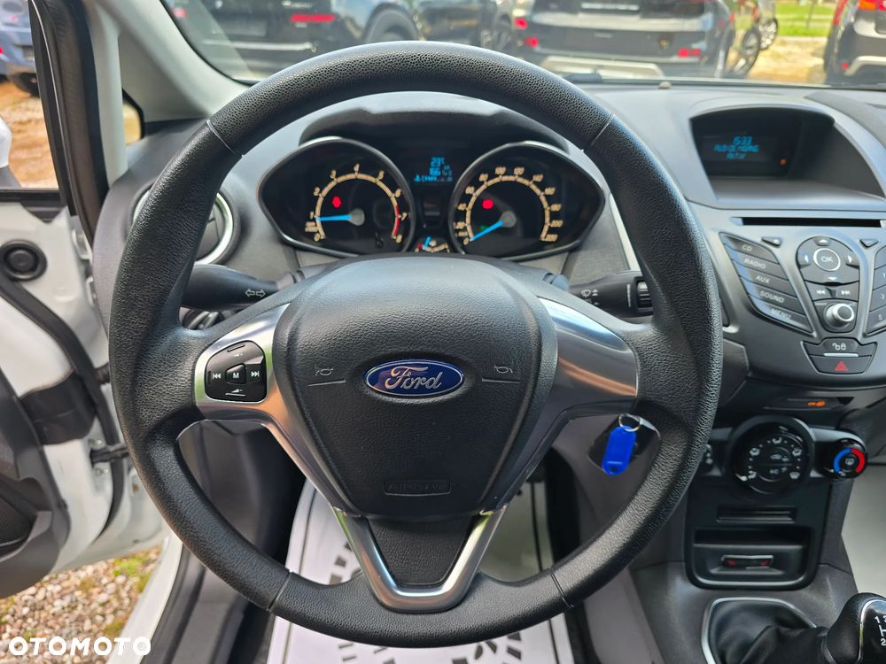 Ford Fiesta 1.25 Champions Edition - 28