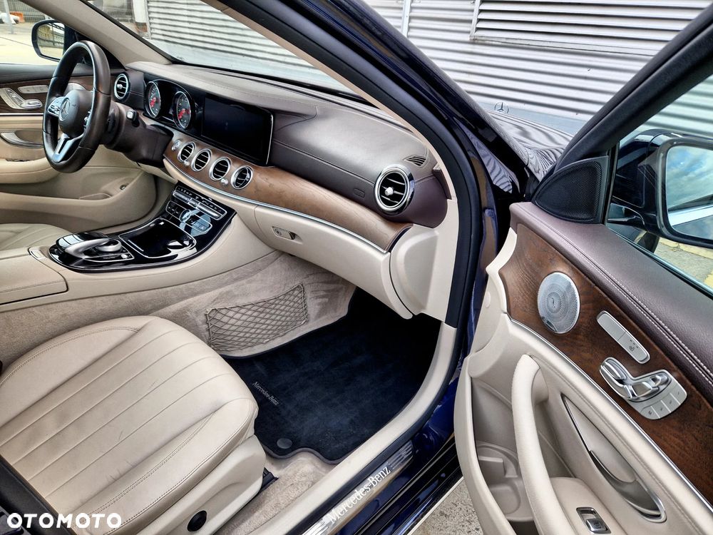 Mercedes-Benz Klasa E 450 4Matic 9G-TRONIC Exclusive - 24