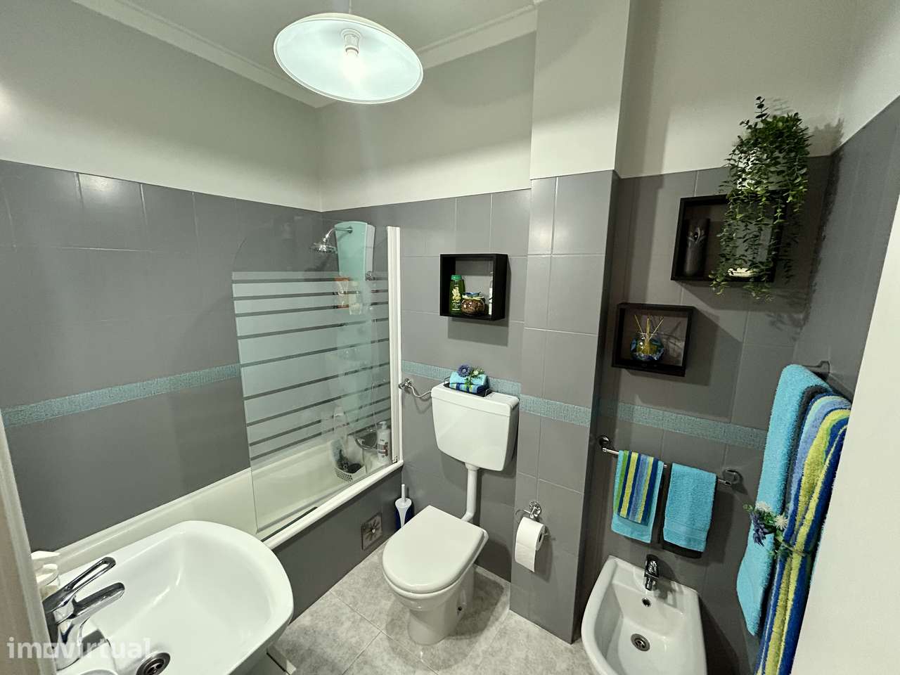 Apartamento T3, semi-renovado, no Centro da Amora! - Grande imagem: 2/40