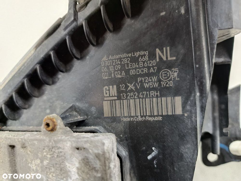 LAMPA PRZÓD PRAWA BIXENON OPEL ZAFIRA B 13252471  0301214282 1307329112 - 7