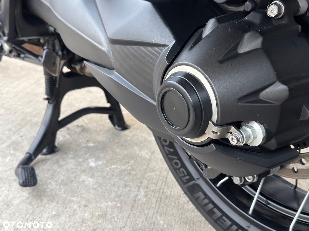Honda VFR - 30